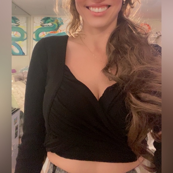 Elegant Black Wrap crop black long sleeve - Picture 3 of 5